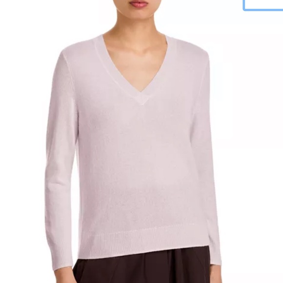 C by Bloomingdale's | Light Pink V-Neck 100% Cashmere Sweater - Picture 1 of 9